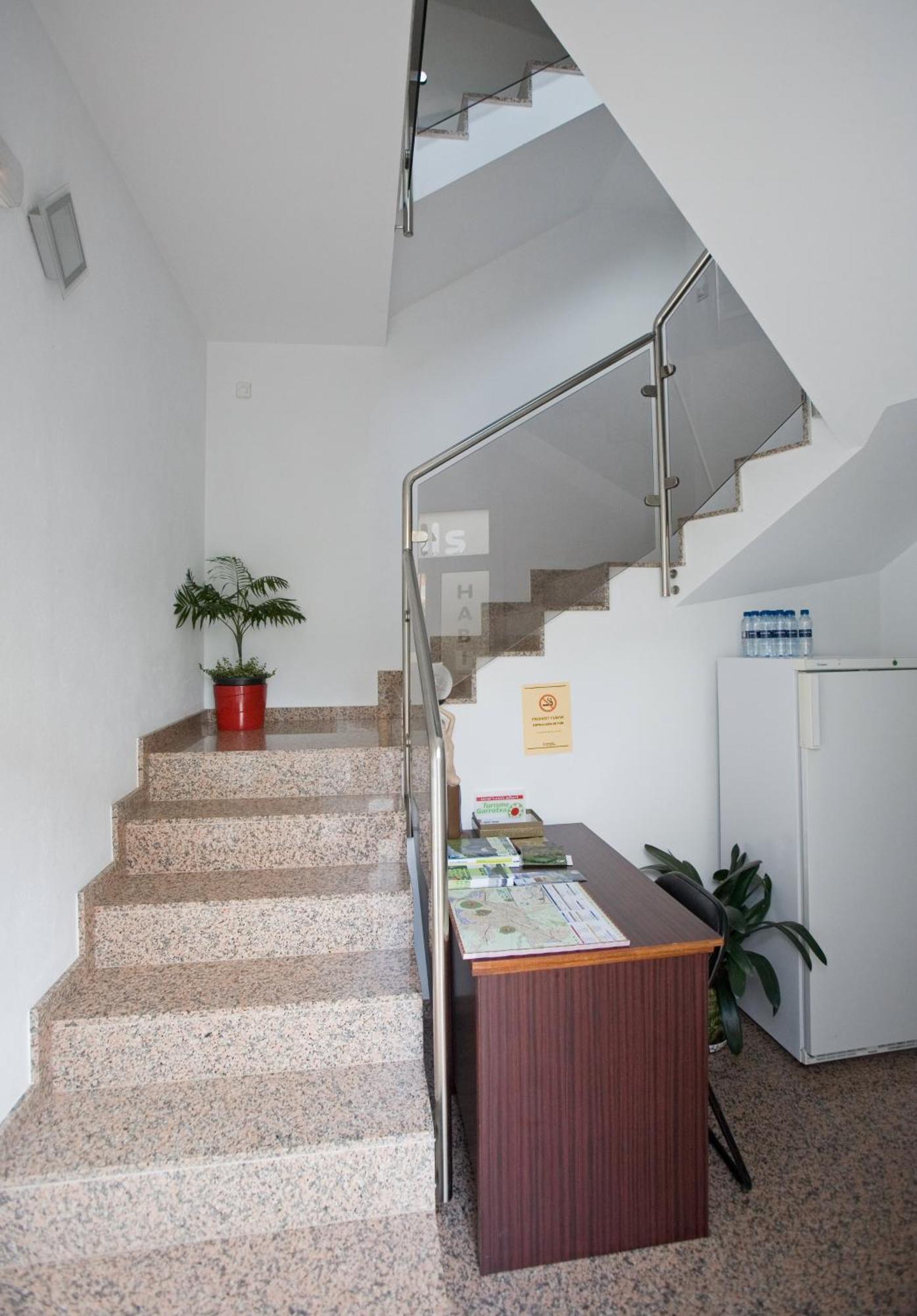 Amolls Restaurant I Habitacions Олот Экстерьер фото