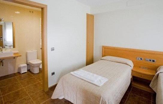 Amolls Restaurant I Habitacions Олот Номер фото