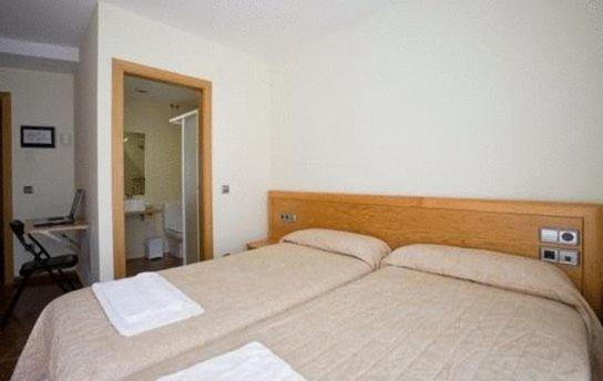 Amolls Restaurant I Habitacions Олот Номер фото